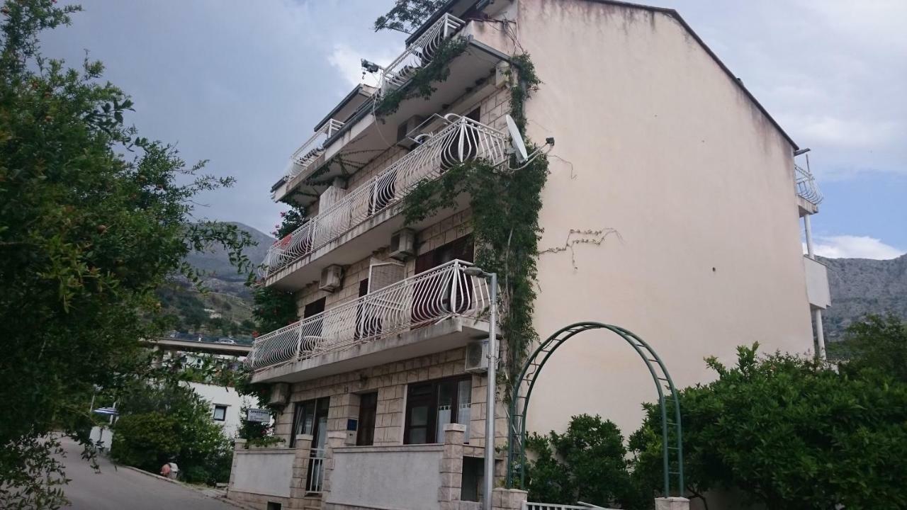 Apartmani Tina Podgora Exterior photo