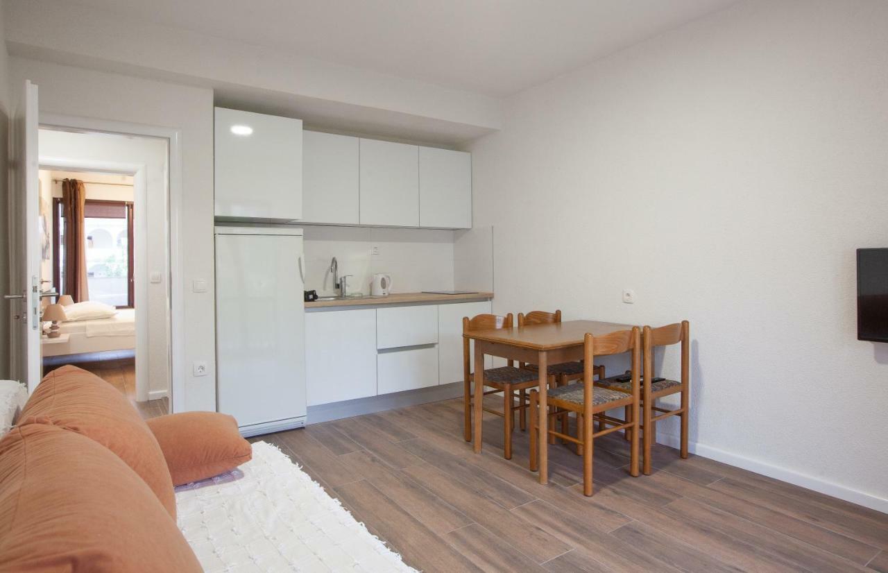 Apartmani Tina Podgora Exterior photo